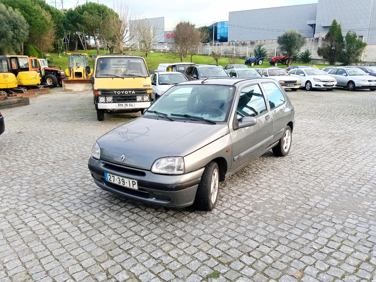 Renault Clio · Ano 1997 — imagen 3
