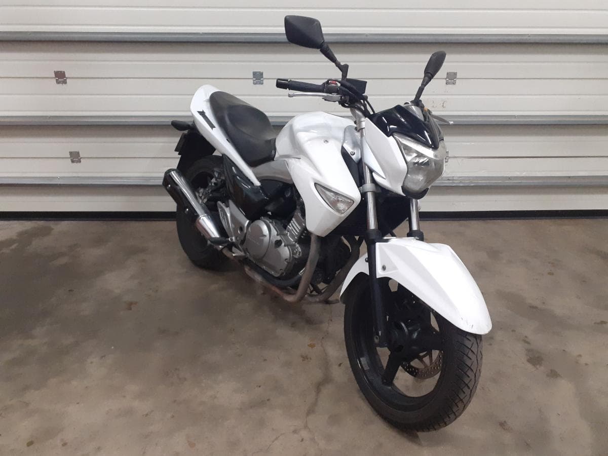 Suzuki GW · Ano 2014