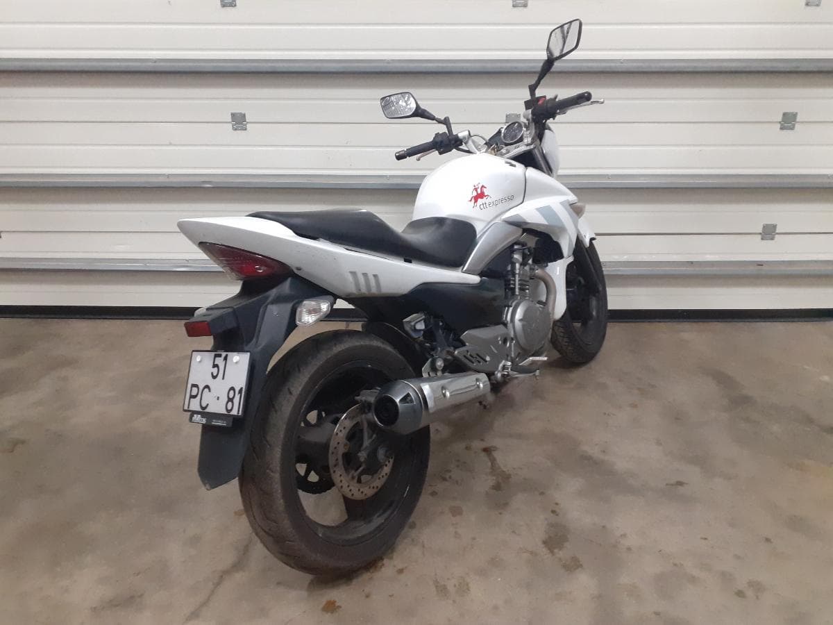 Suzuki GW · Ano 2014 — imagem 4