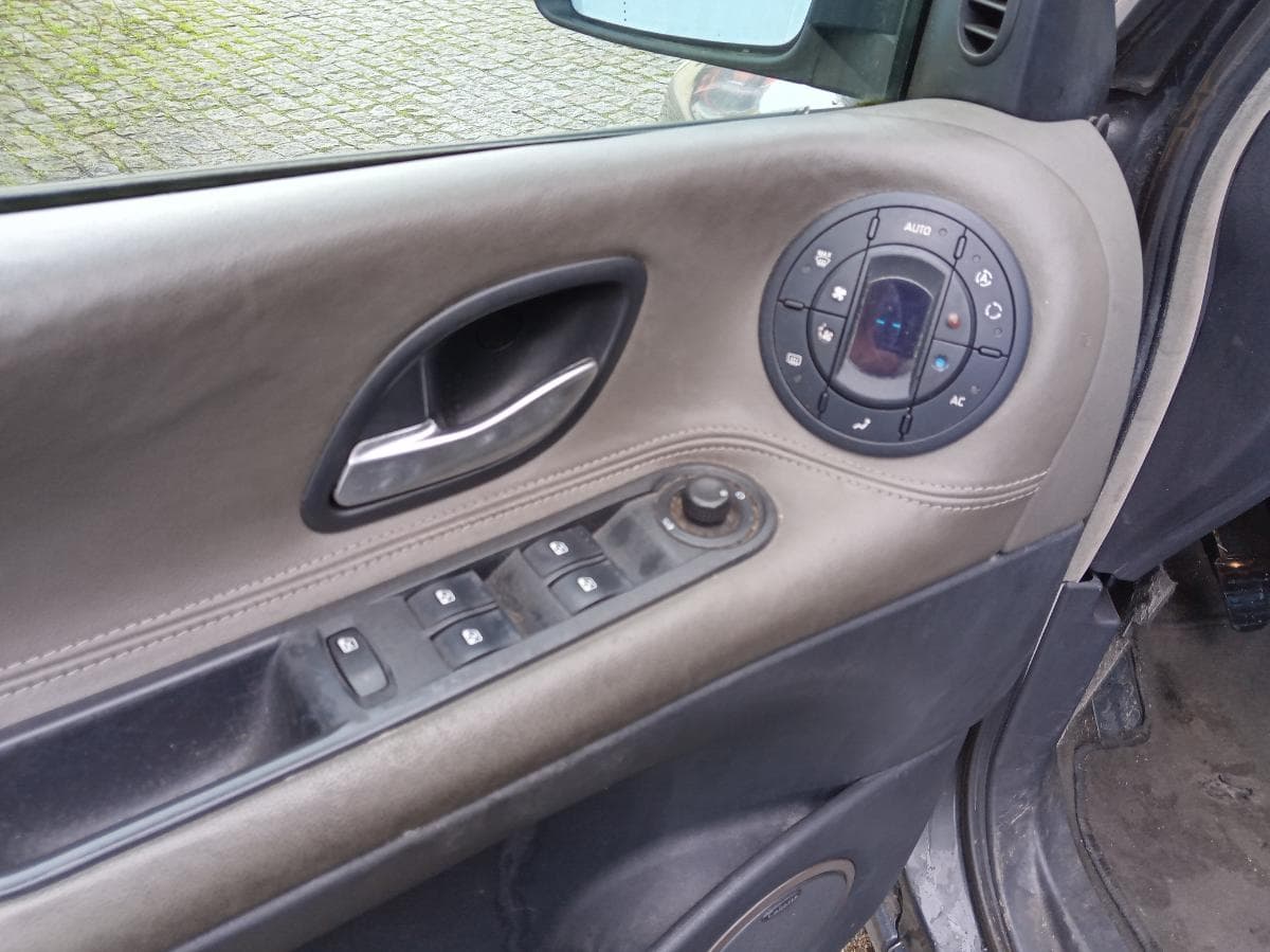 Renault Espace 2.2 DCI · Ano 2005 — imagem 22
