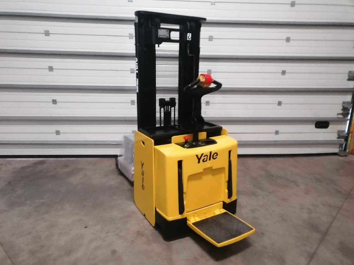 Stacker Yale MS 12X · Ano 2003 — imagem 3