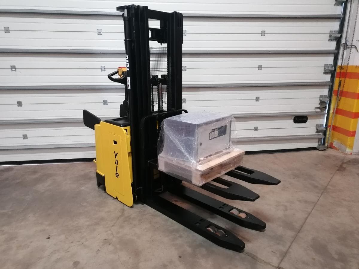 Stacker Yale MS 12X · Ano 2003 — imagem 1