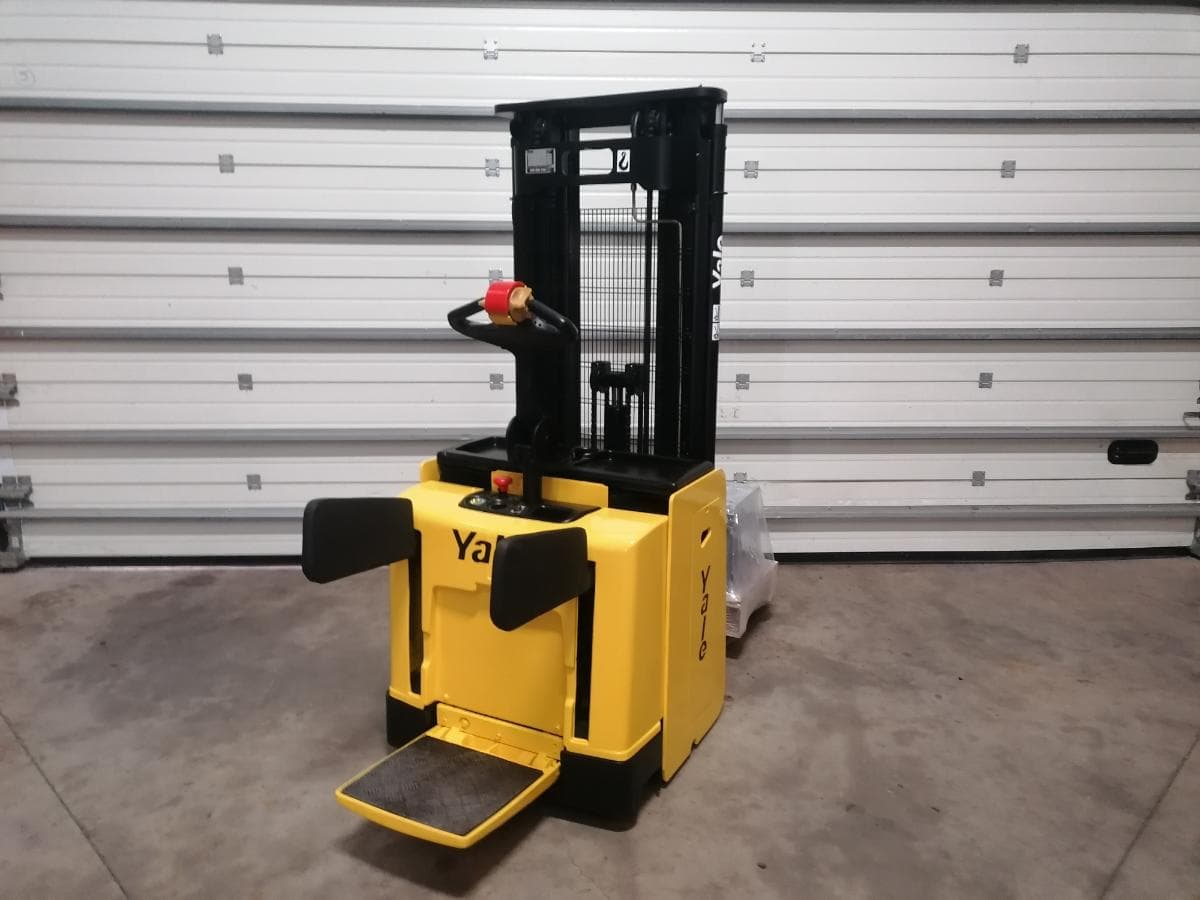 Stacker Yale MS 12X · Ano 2003 — imagem 6