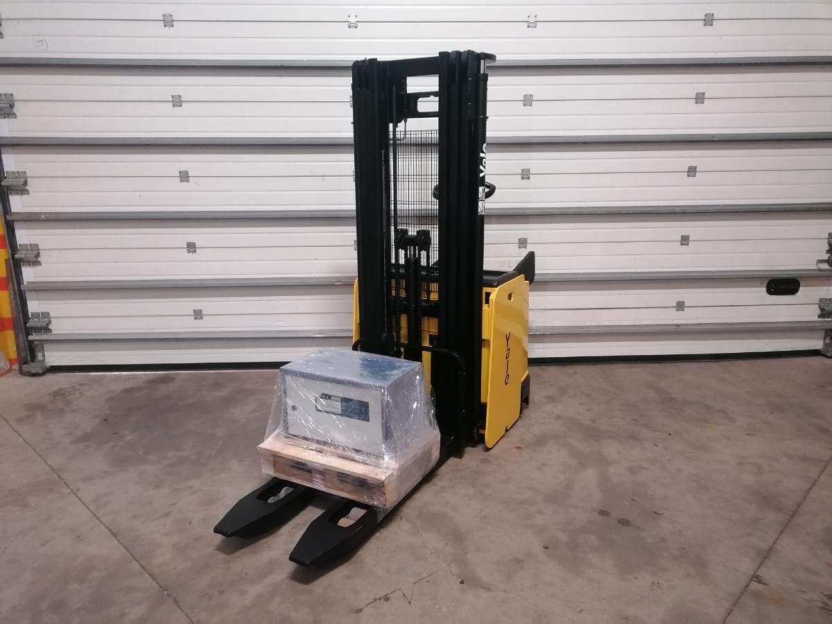 Stacker Yale MS 12X · Ano 2003 — imagem 2