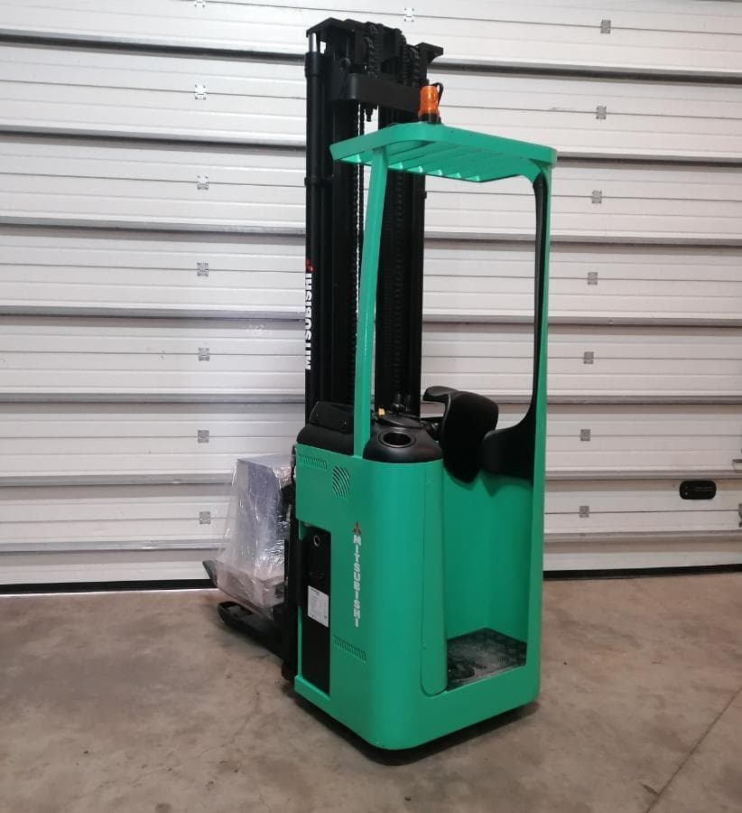 Retrátil Mitsubishi  · 1200Kg · Elevação 6.300mm — imagem 4