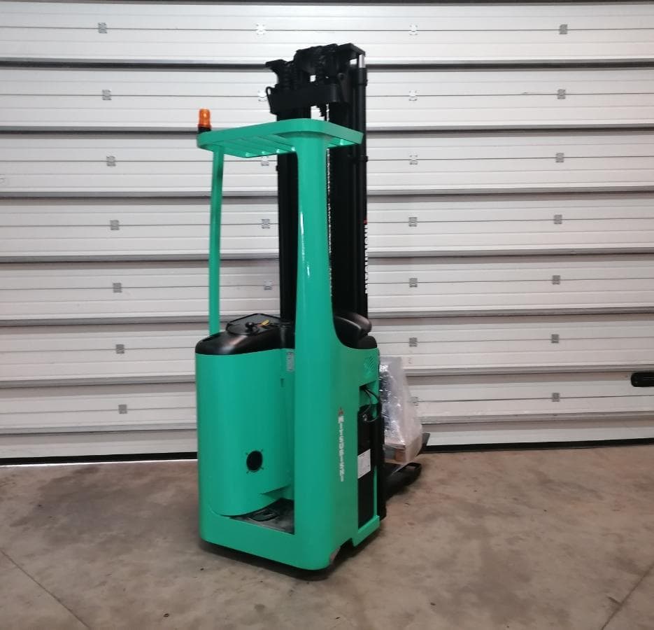 Retrátil Mitsubishi  · 1200Kg · Elevação 6.300mm — imagem 3