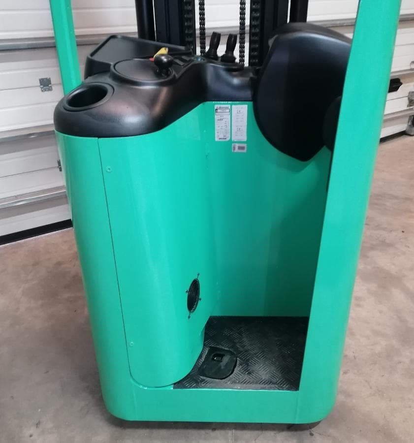Retrátil Mitsubishi  · 1200Kg · Elevação 6.300mm — imagem 7