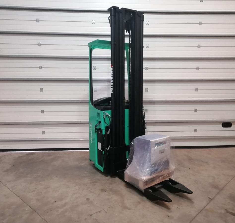 Retrátil Mitsubishi  · 1200Kg · Elevação 6.300mm — imagem 2