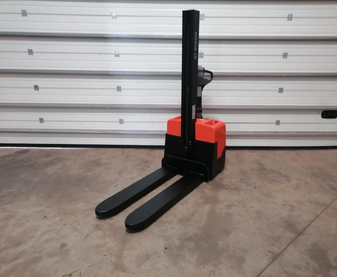 Stacker BT HWE 100 · Ano 2015 — image 1