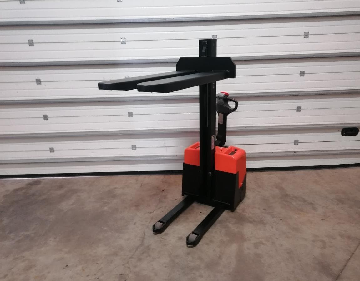 Stacker BT HWE 100 · Ano 2015 — image 4