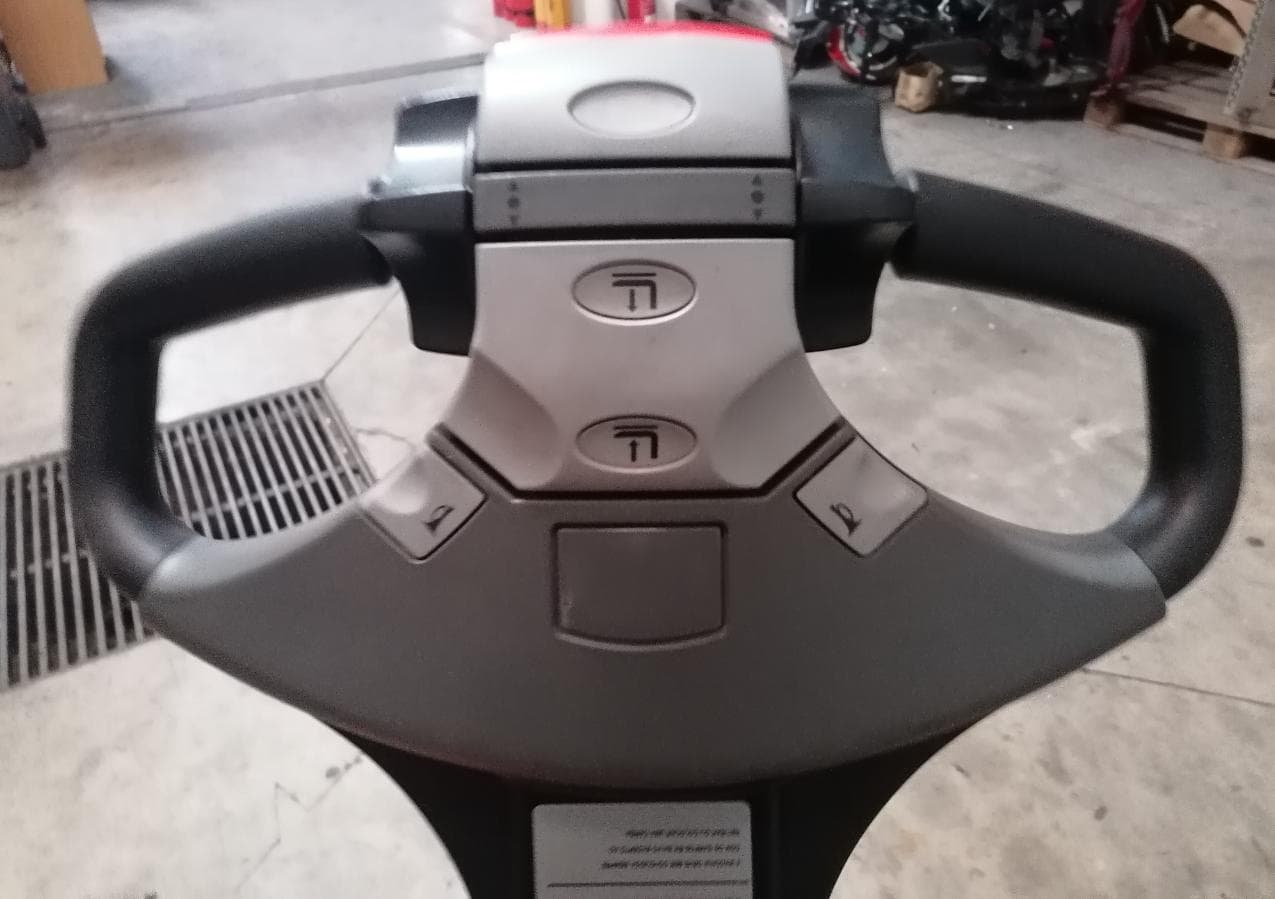Stacker BT HWE 100 · Ano 2015 — image 7