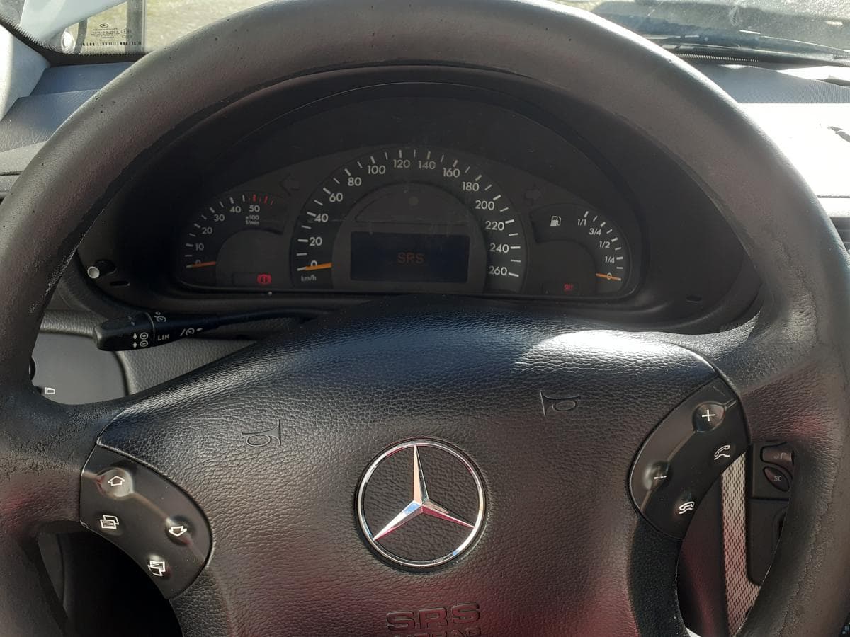 Mercedes-Benz C220 CDI · Ano 2003 — imagem 20
