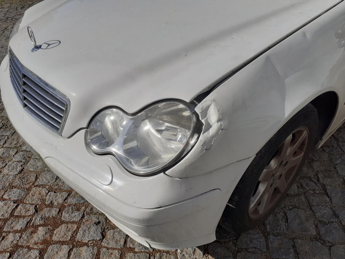 Mercedes-Benz C220 CDI · Ano 2003 — imagem 8