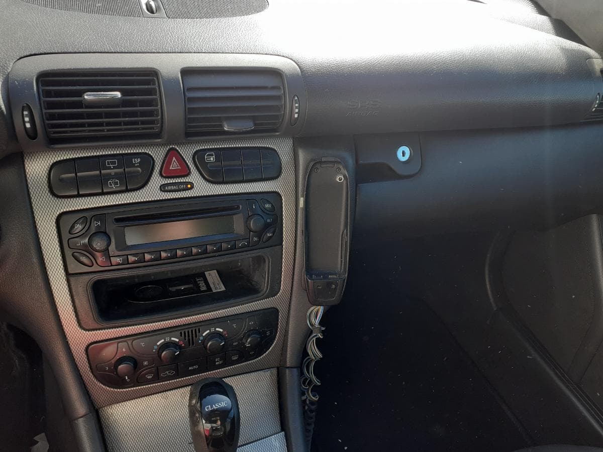 Mercedes-Benz C220 CDI · Ano 2003 — imagem 24