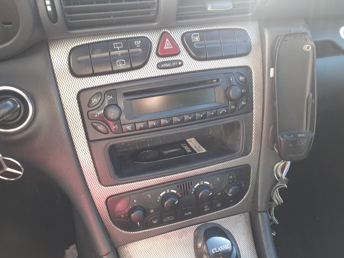 Mercedes-Benz C220 CDI · Ano 2003 — imagem 27