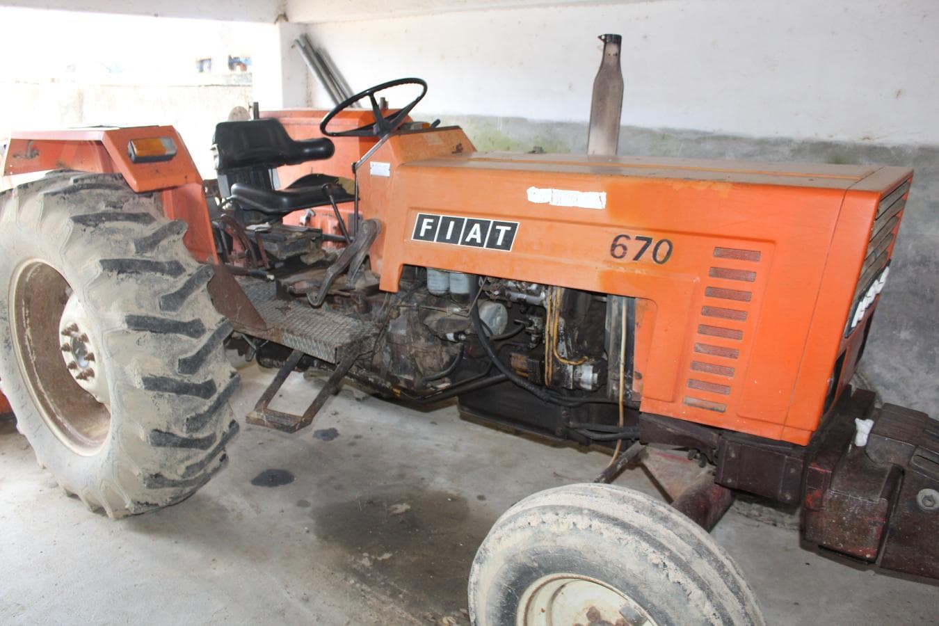 Trator agrícola FIAT 670 — image 5