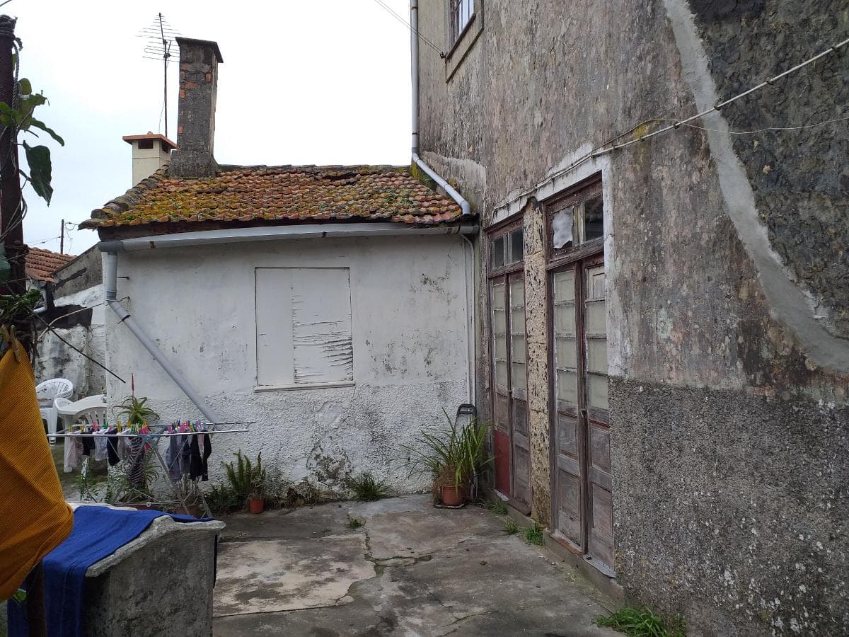 Moradia P/ Restauro · Vila Nova de Gaia — image 11