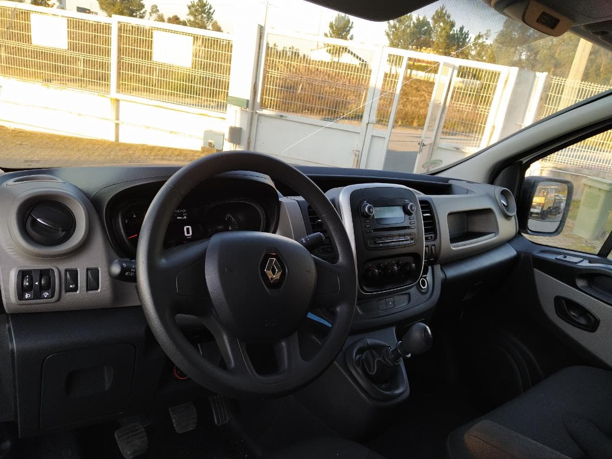 Renault Trafic 1.6 DCI · Ano 2019 — imagem 13