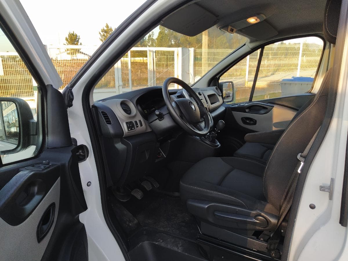 Renault Trafic 1.6 DCI · Ano 2019 — imagem 11