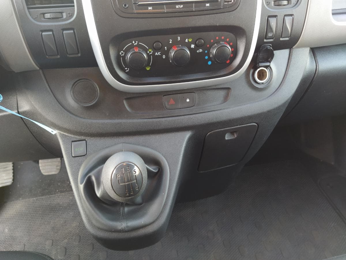 Renault Trafic 1.6 DCI · Ano 2019 — imagem 18