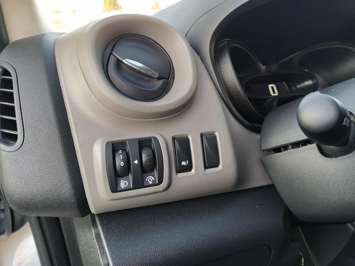 Renault Trafic 1.6 DCI · Ano 2019 — imagem 19