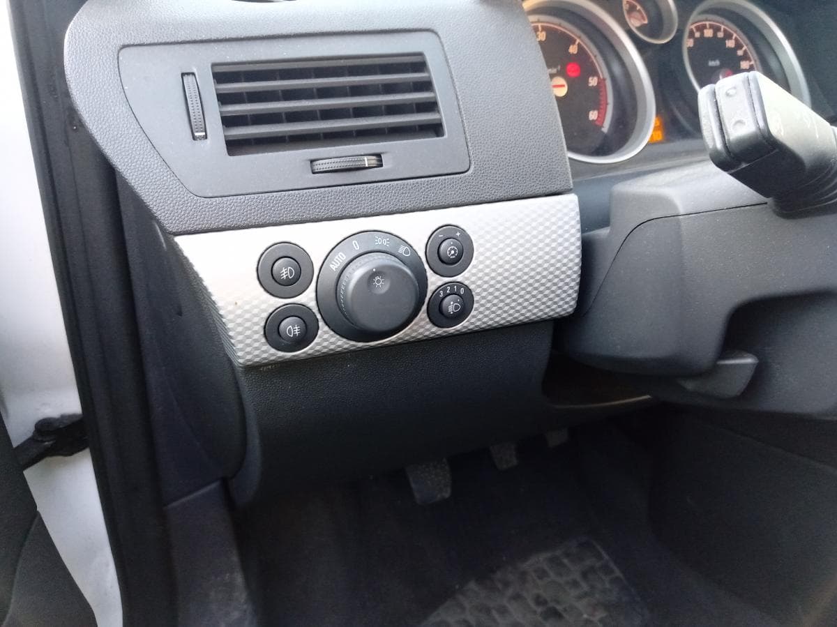 Opel Astra 1.3 CDTI · Ano 2010 — image 15
