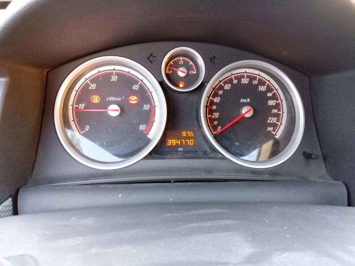 Opel Astra 1.3 CDTI · Ano 2010 — image 18