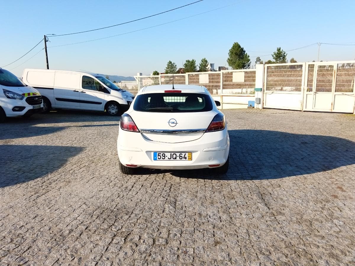 Opel Astra 1.3 CDTI · Ano 2010 — image 5