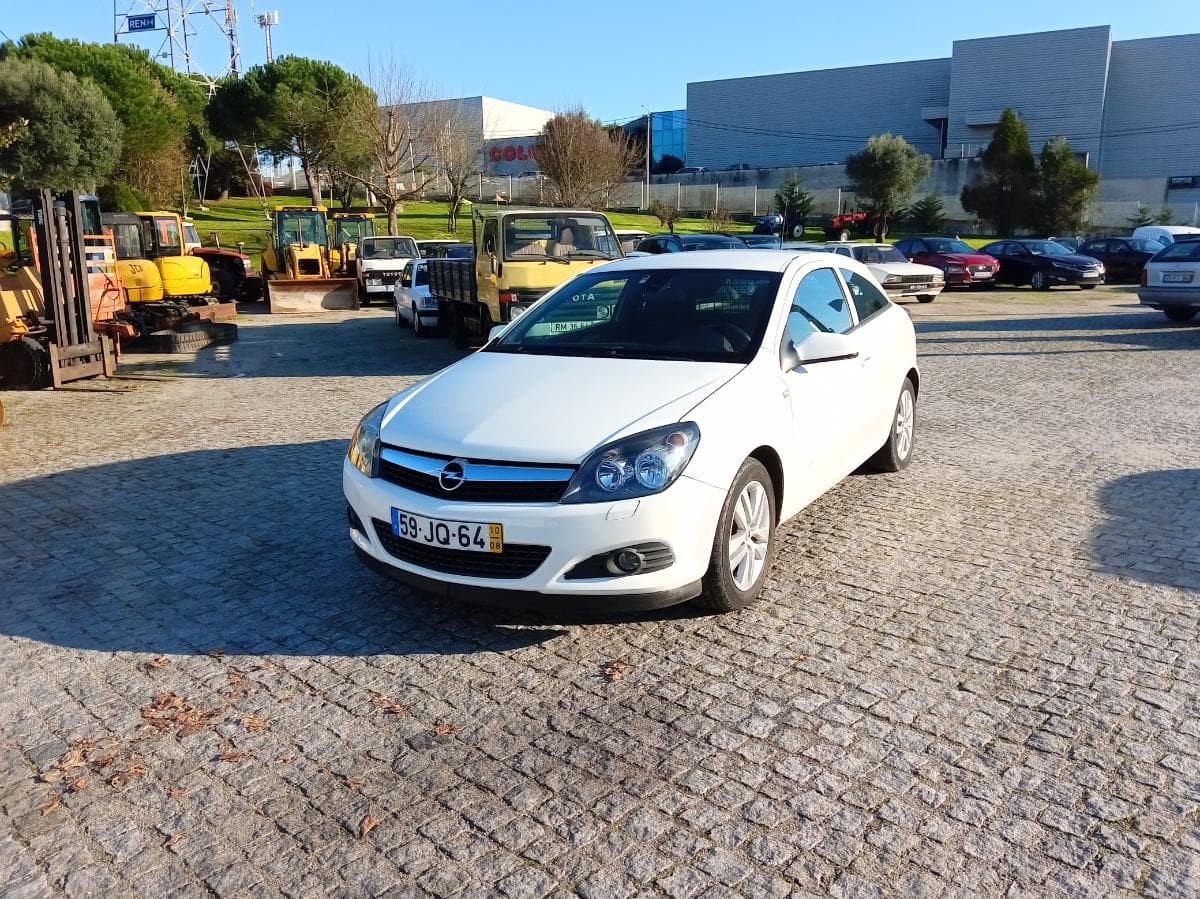 Opel Astra 1.3 CDTI · Ano 2010 — image 3
