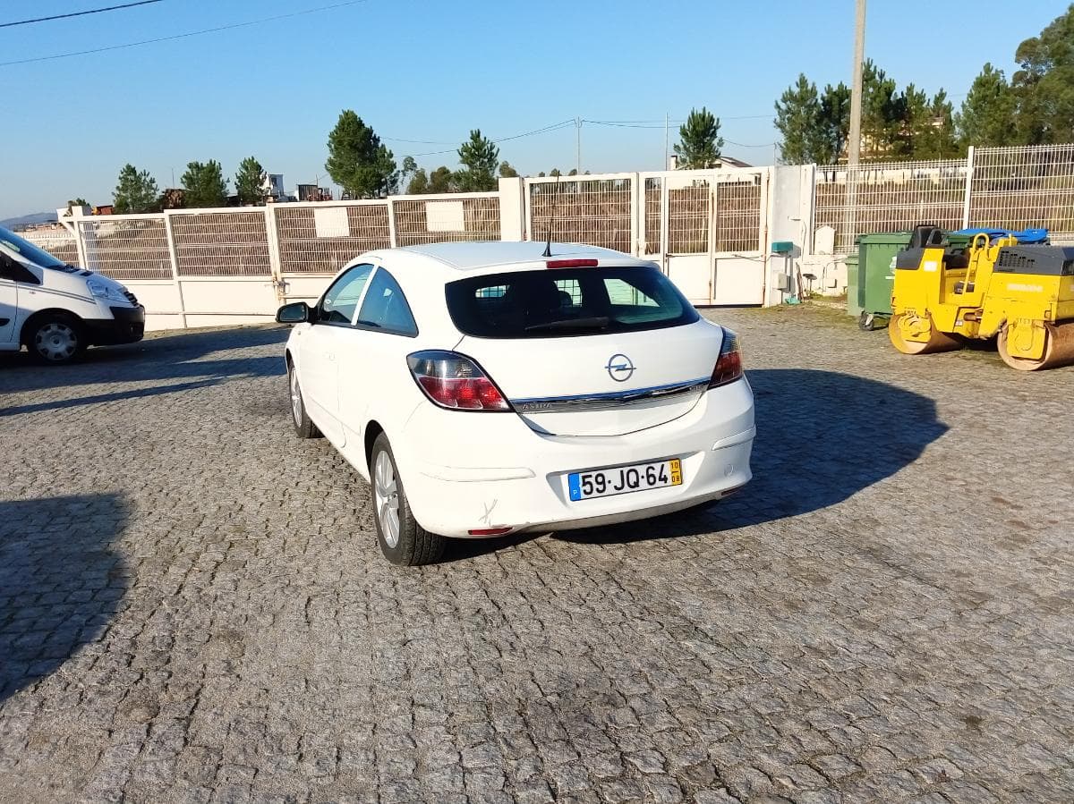 Opel Astra 1.3 CDTI · Ano 2010 — image 6