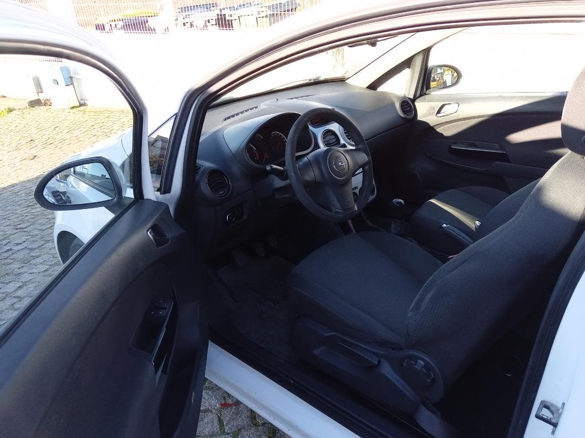 Opel Corsa 1.3 CDTI · Ano 2011 — imagem 12
