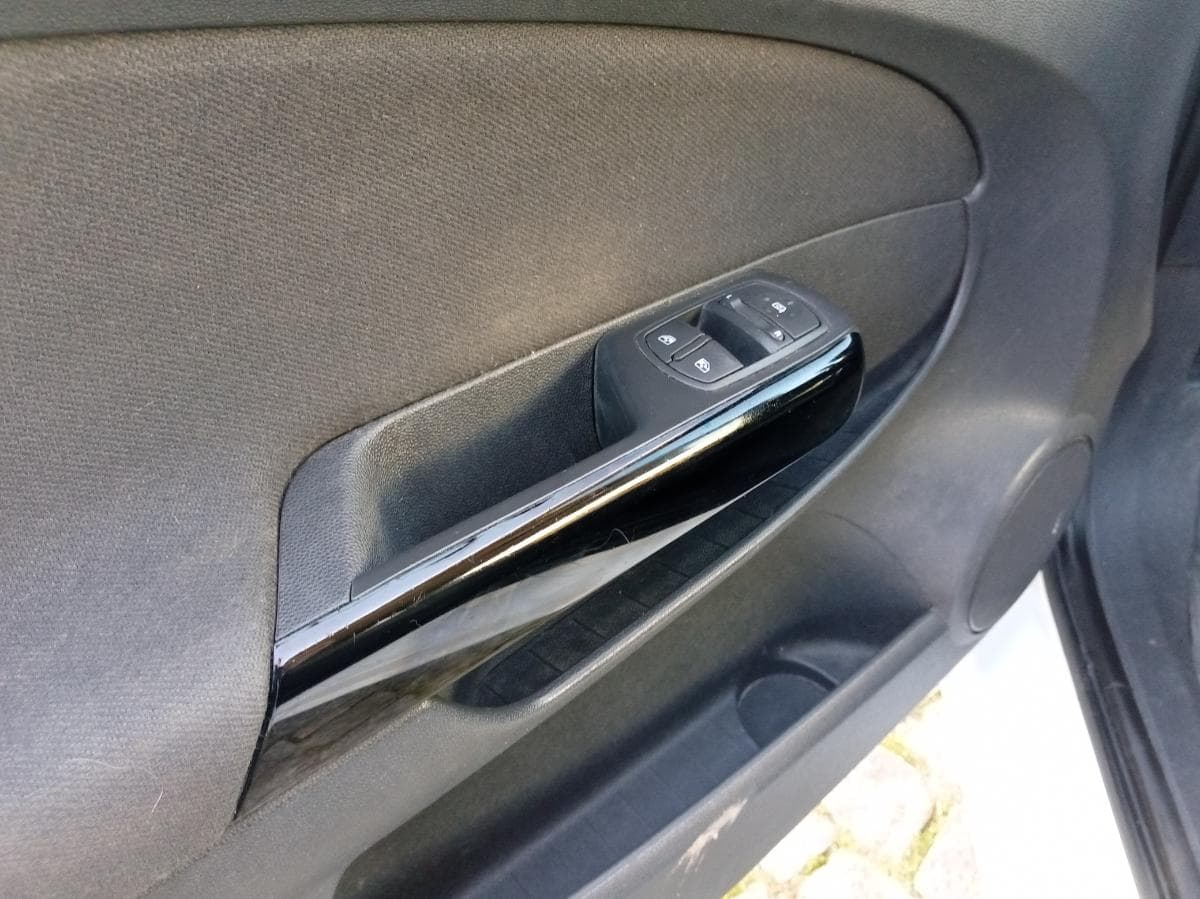Opel Corsa 1.3 CDTI · Ano 2011 — imagem 14