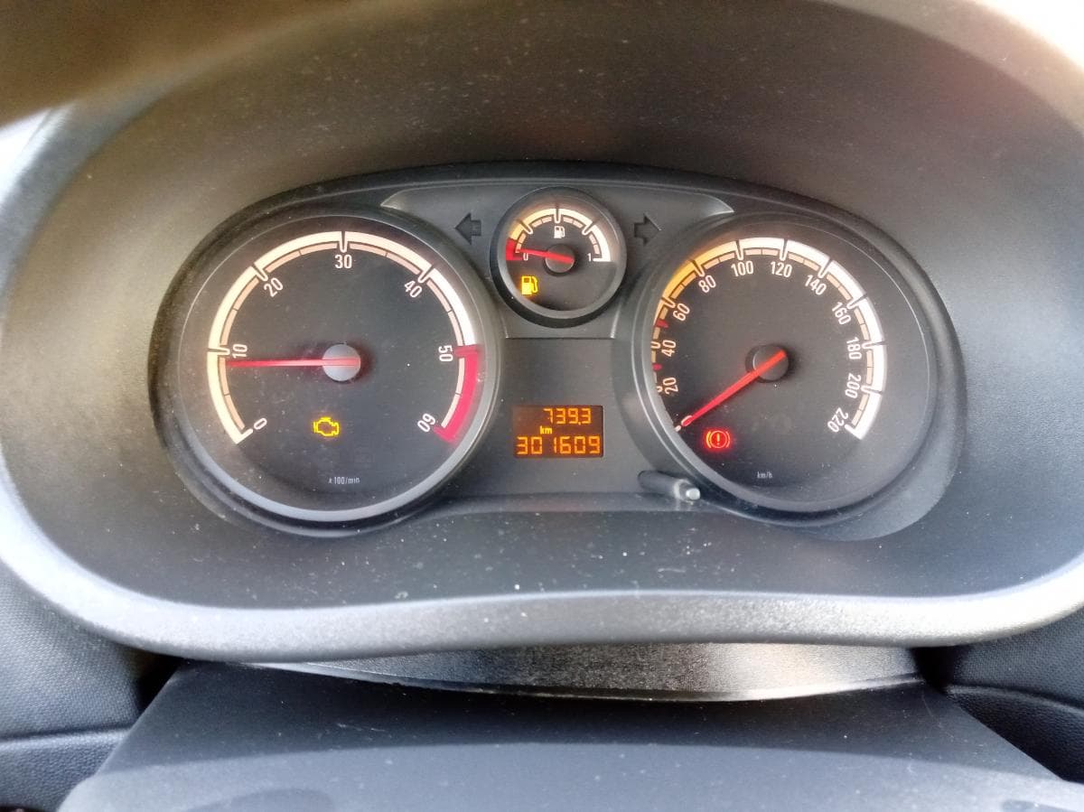 Opel Corsa 1.3 CDTI · Ano 2011 — imagem 15