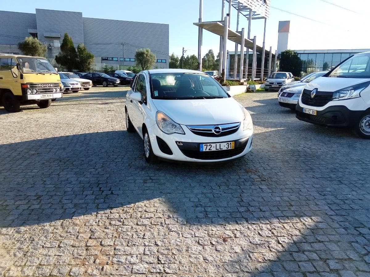 Opel Corsa 1.3 CDTI · Ano 2011 — imagem 1