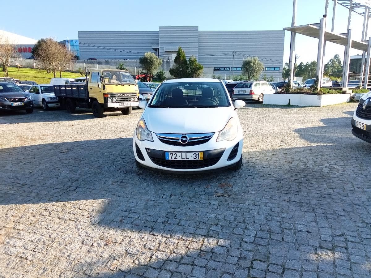 Opel Corsa 1.3 CDTI · Ano 2011 — imagem 2