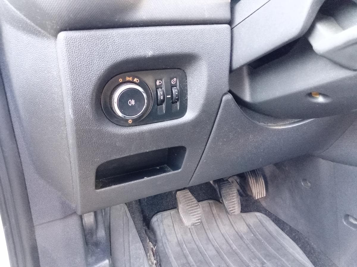 Opel Corsa 1.3 CDTI · Ano 2011 — imagem 18