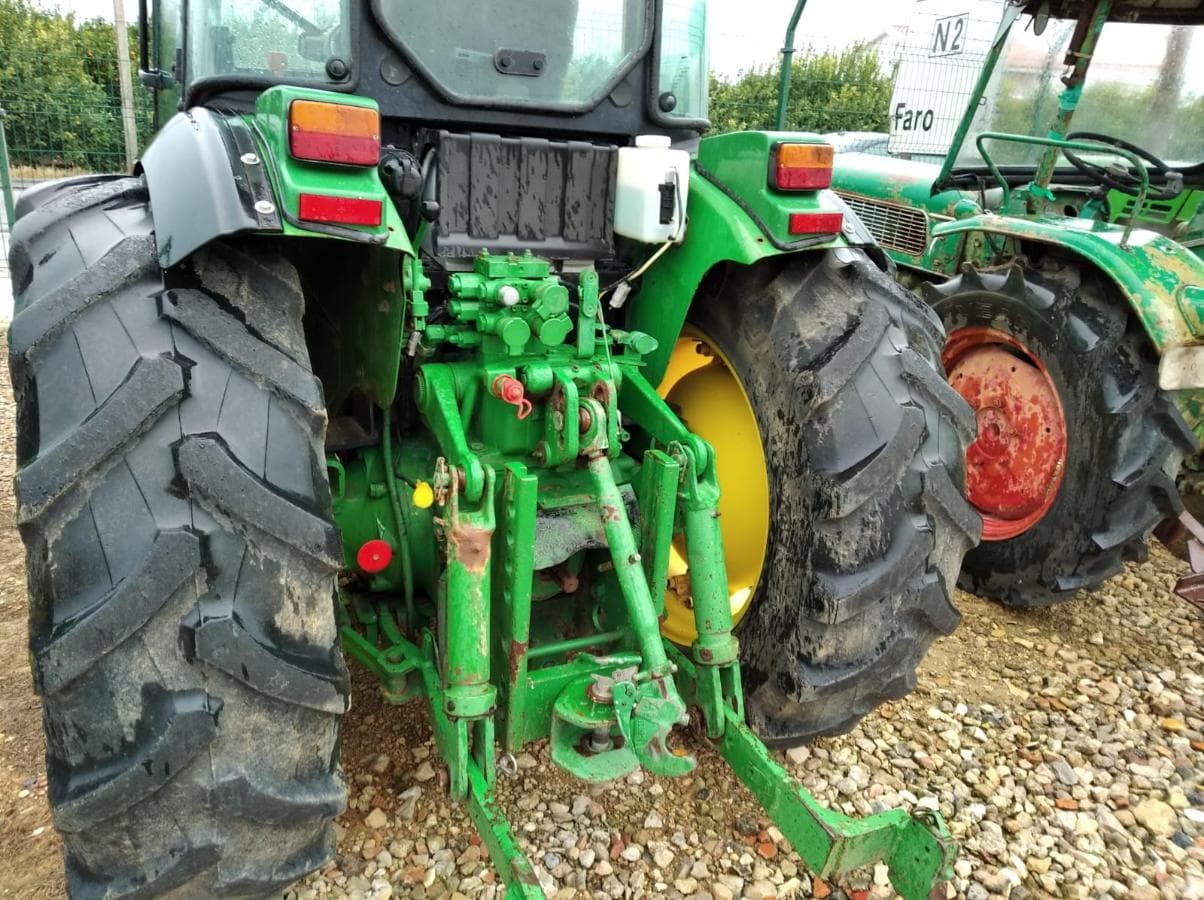 Trator John Deere 5515 — imagem 3