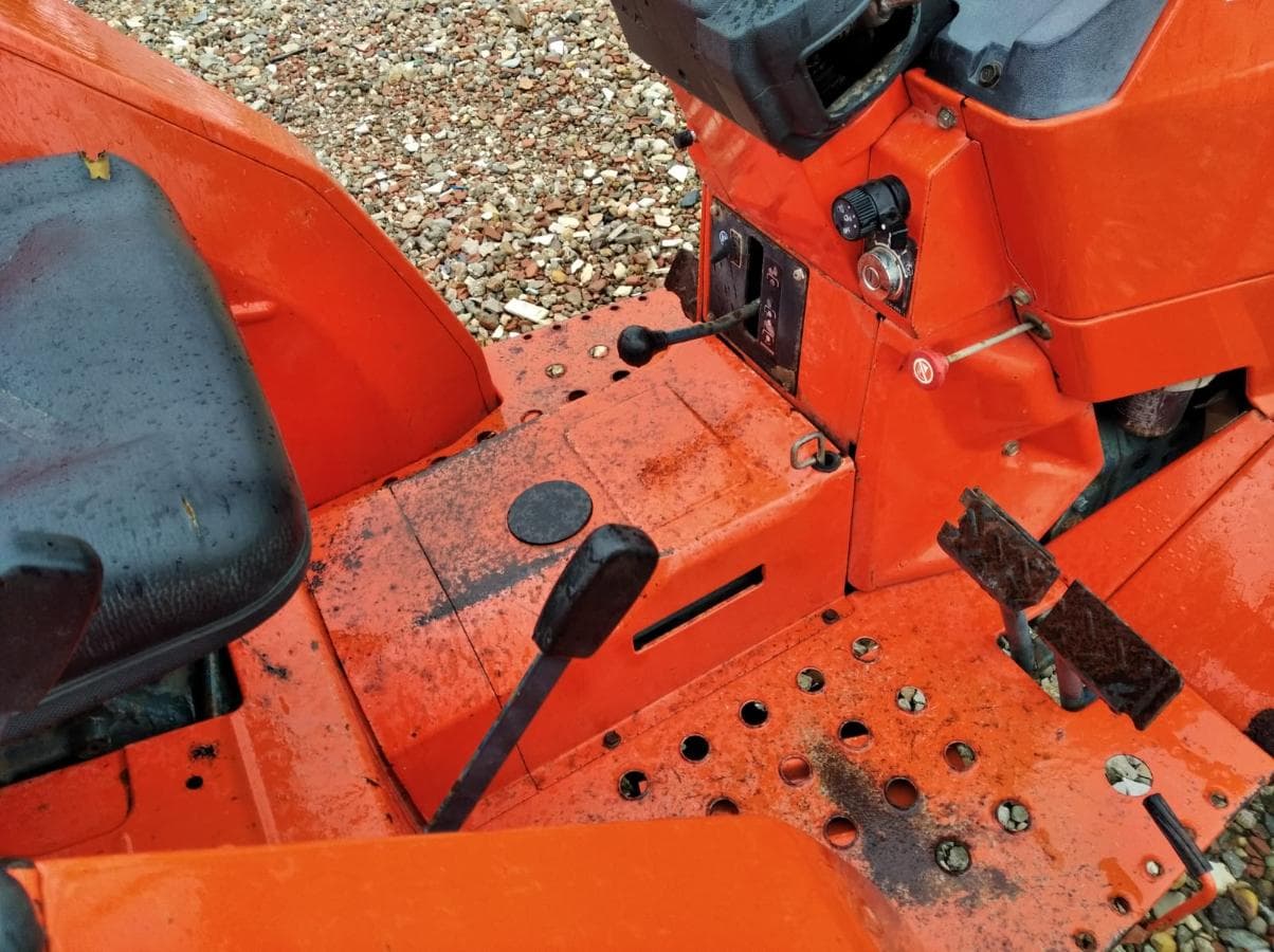 Trator Kubota L2250 — imagem 4