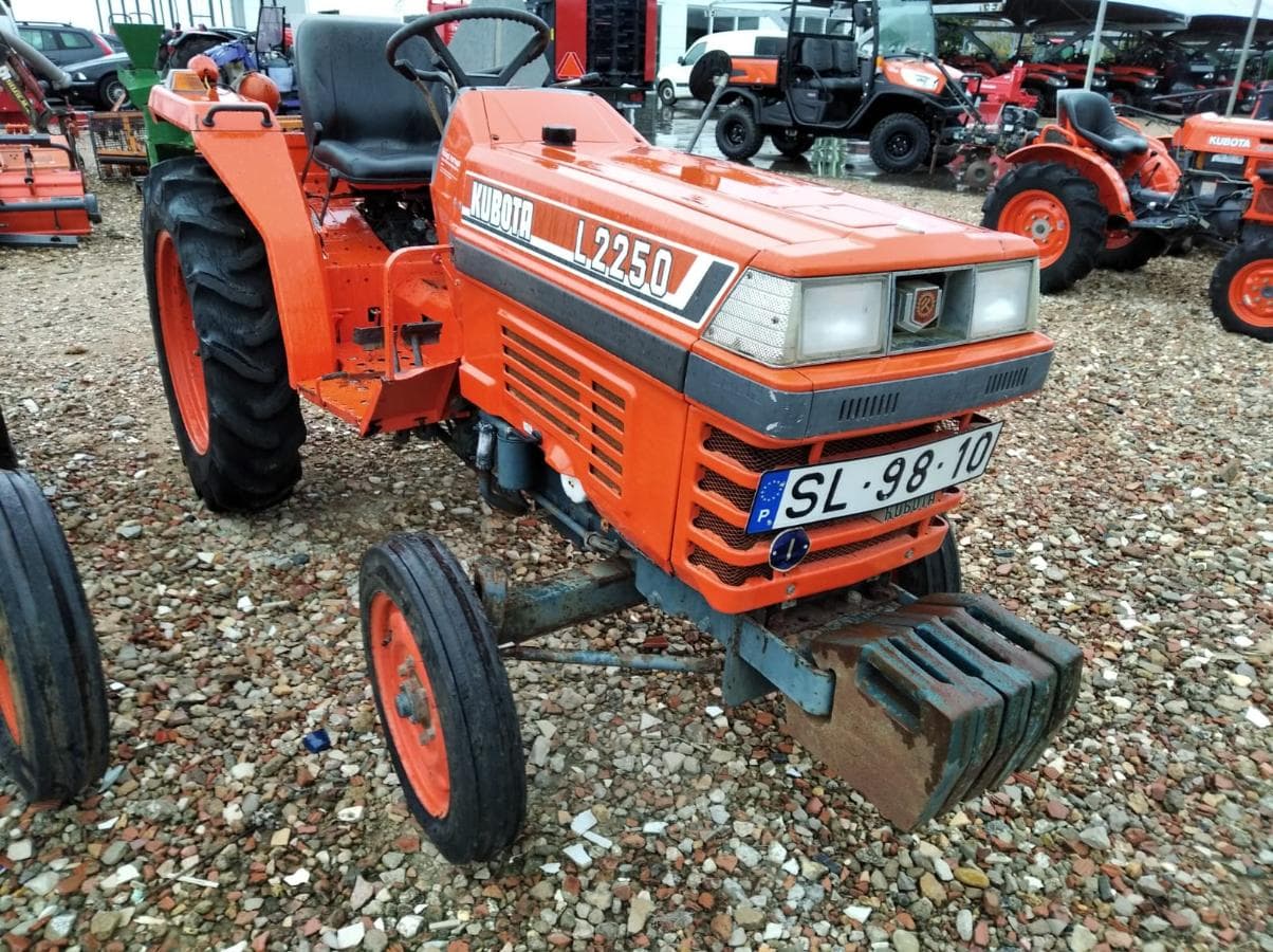 Trator Kubota L2250