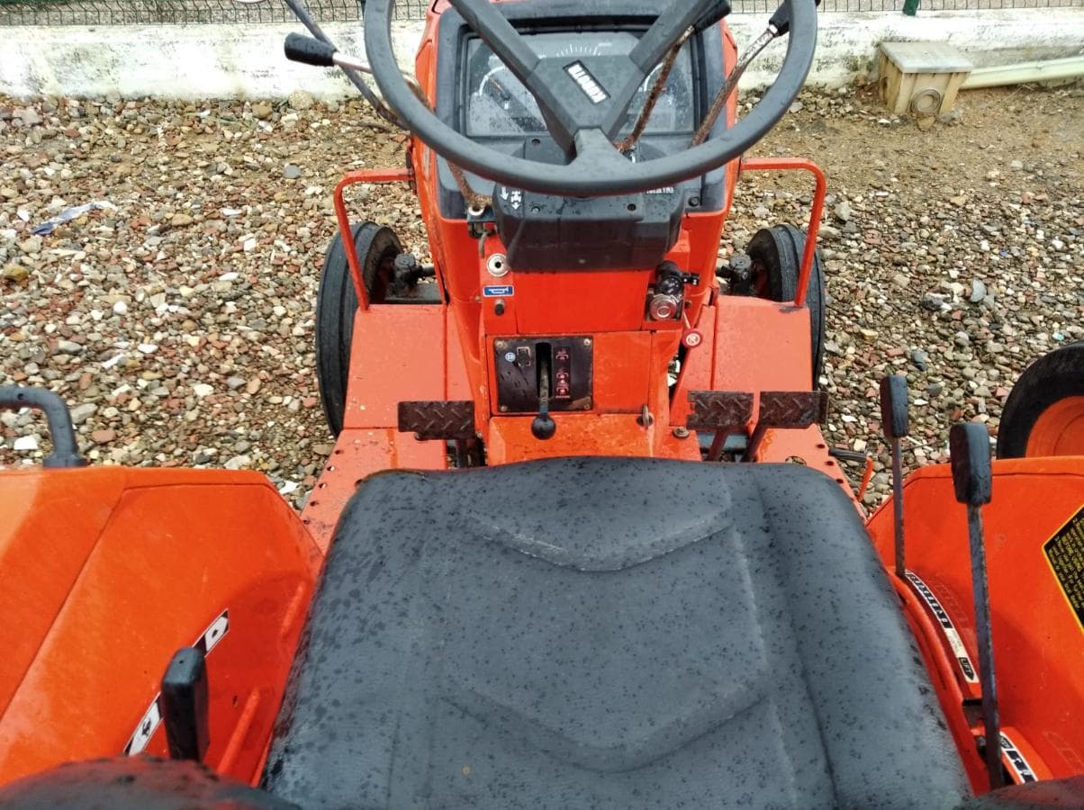 Trator Kubota L2250 — imagem 5