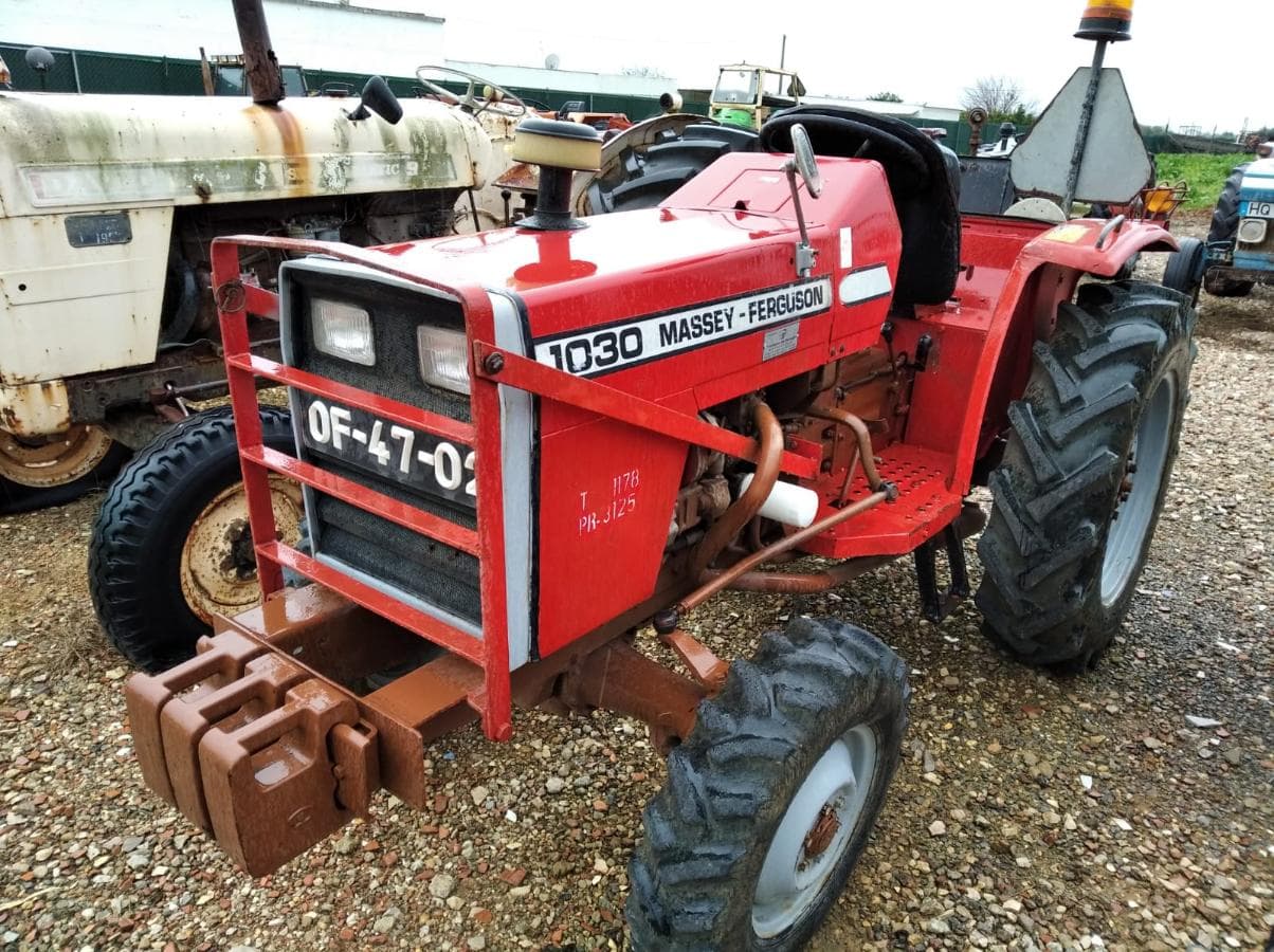 Trator Massey Ferguson 1030