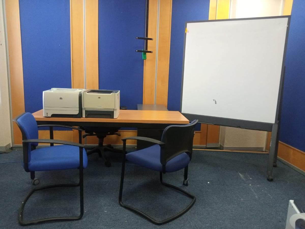 Equipamento para escritório · — imagem 1