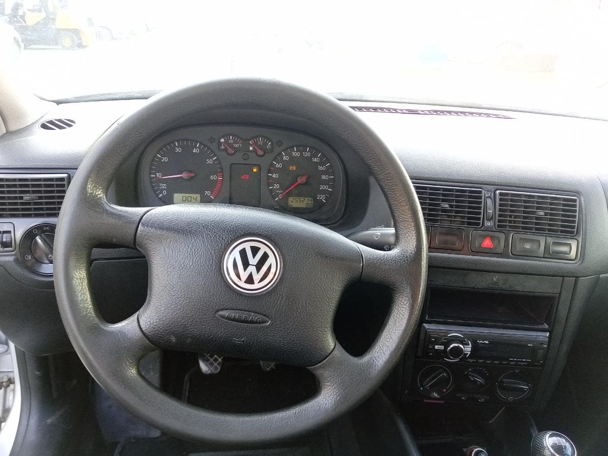 Volkswagen Golf 1.4 16V · Ano 2000 — image 17