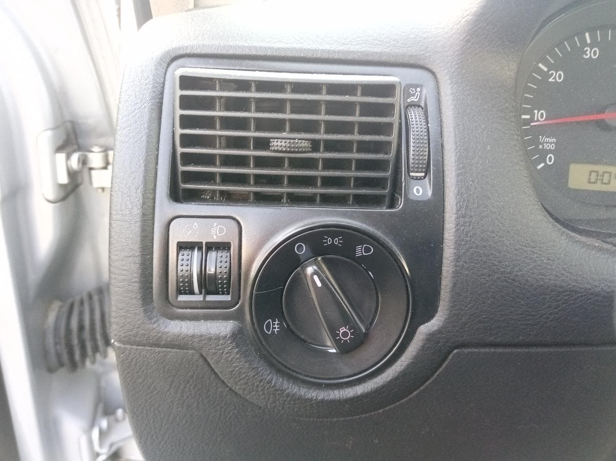 Volkswagen Golf 1.4 16V · Ano 2000 — image 19