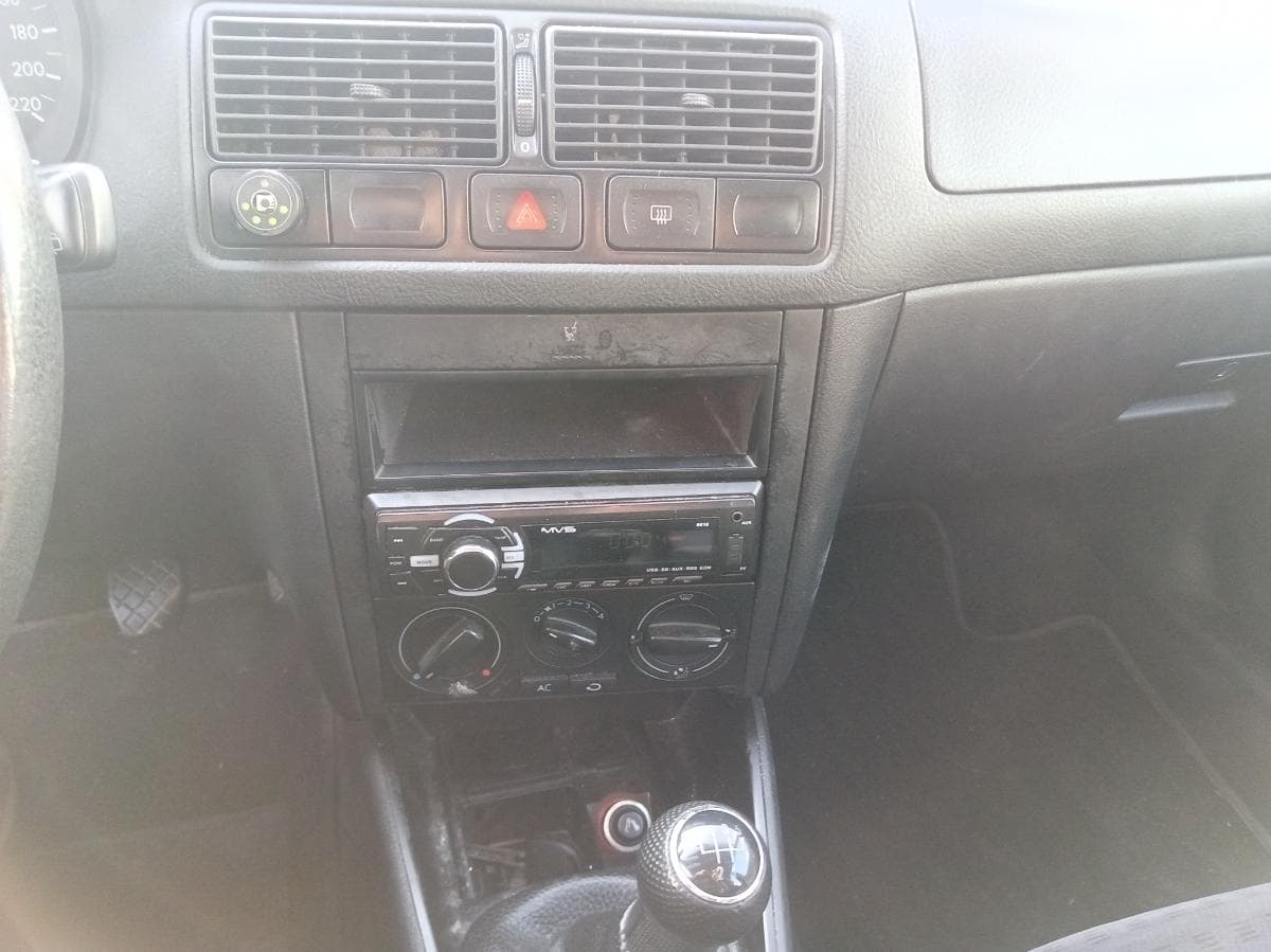 Volkswagen Golf 1.4 16V · Ano 2000 — image 22
