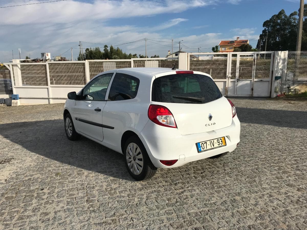 Renault Clio 1.5 DCI · Ano 2010 — imagem 10