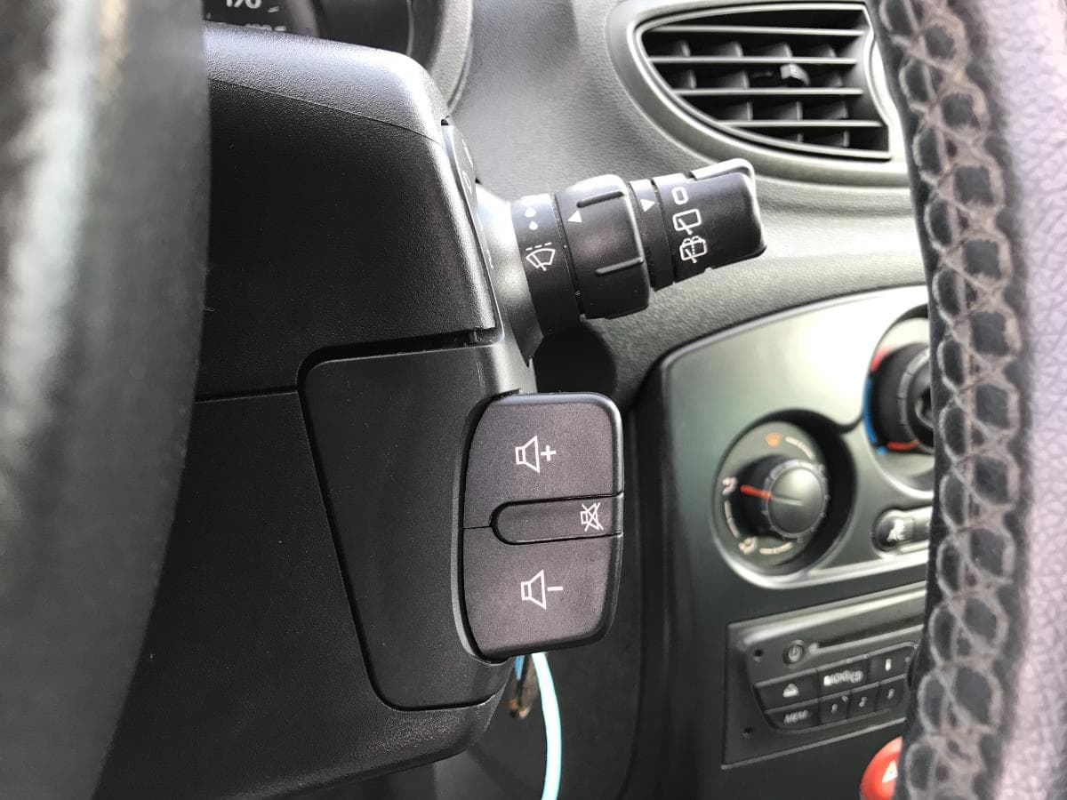 Renault Clio 1.5 DCI · Ano 2010 — imagem 23