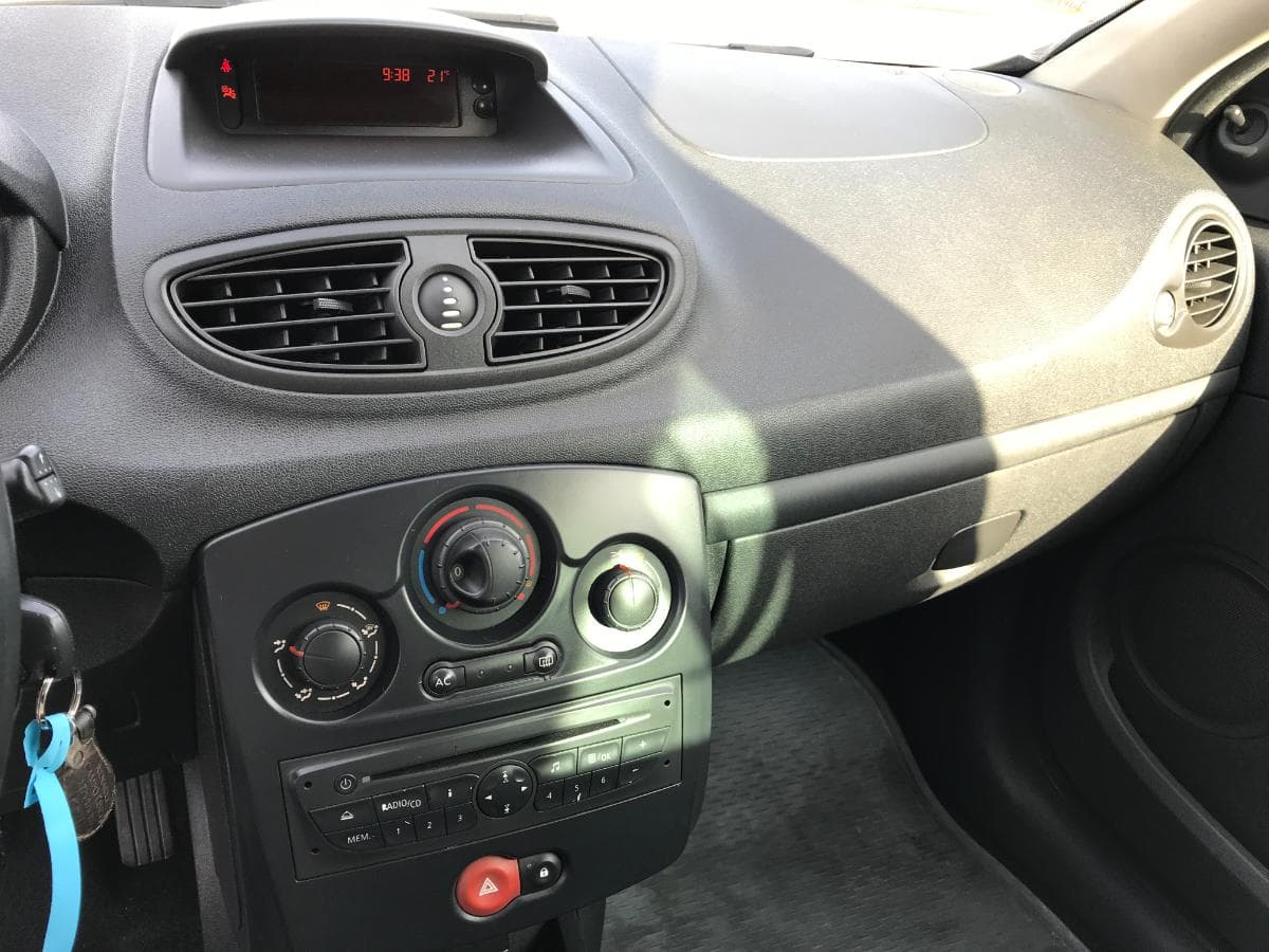 Renault Clio 1.5 DCI · Ano 2010 — imagem 26