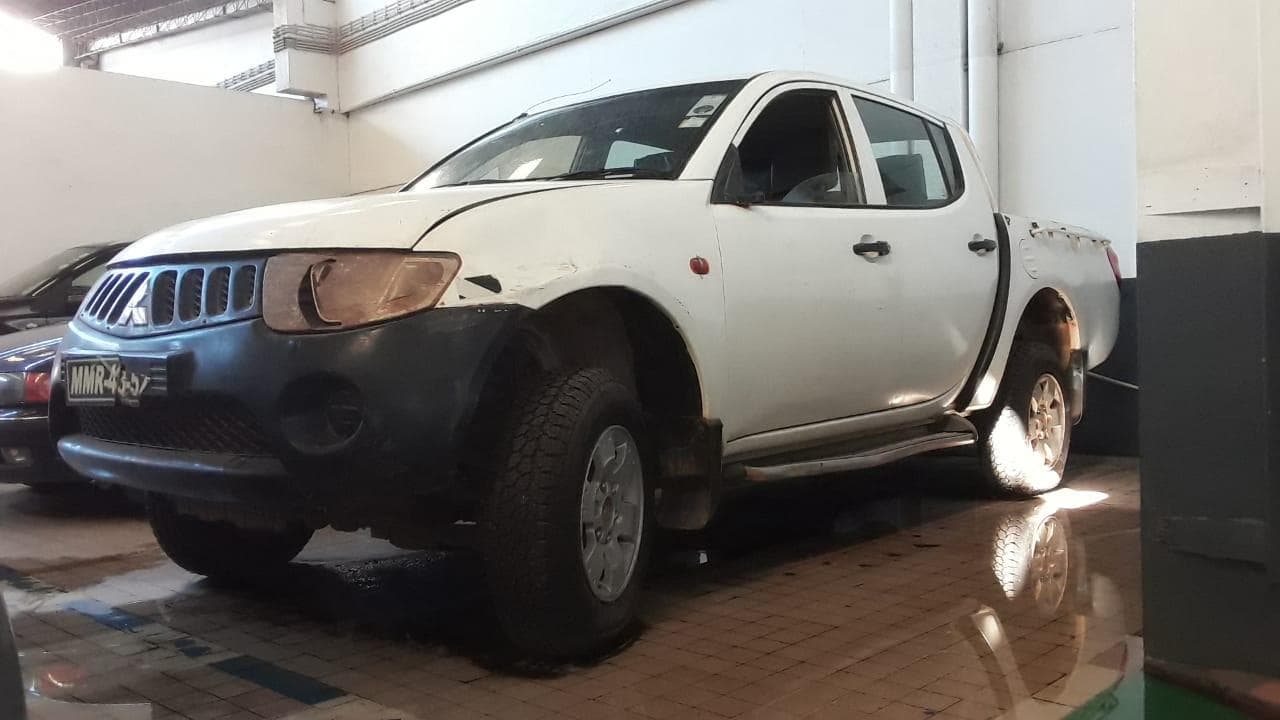 Mitsubishi L200 · — imagem 4