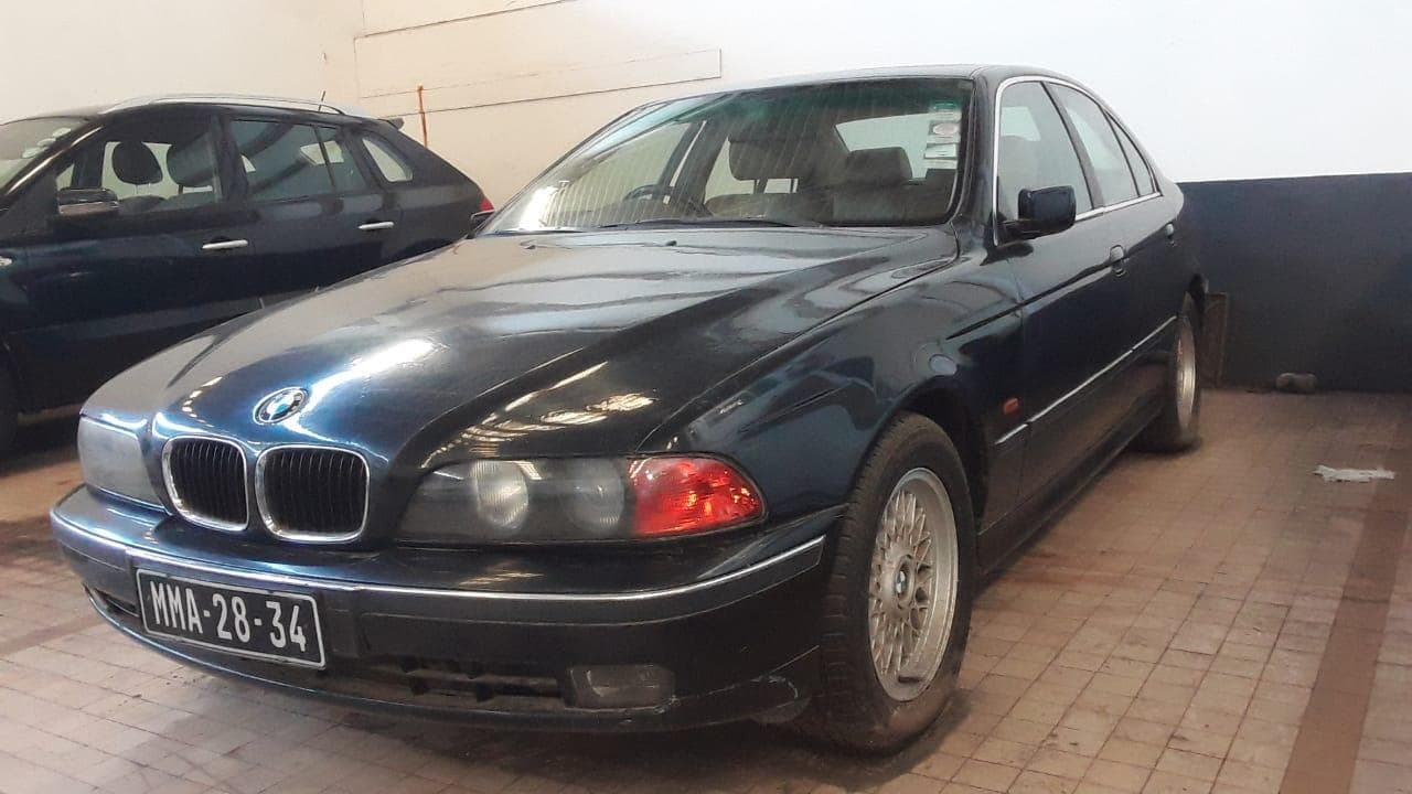BMW 528i, · — imagem 5